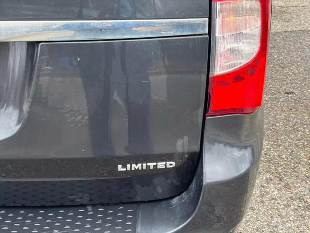 2012 Chrysler Town & Country Limited