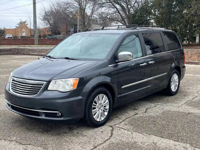 2012 Chrysler Town & Country Limited for sale in Pontiac, MI