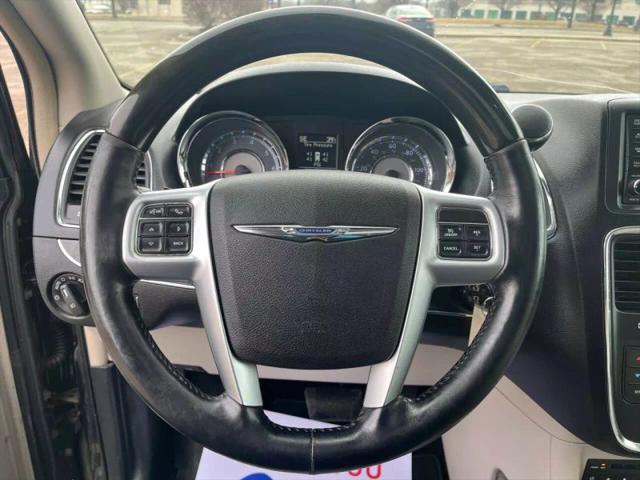 2012 Chrysler Town & Country Limited