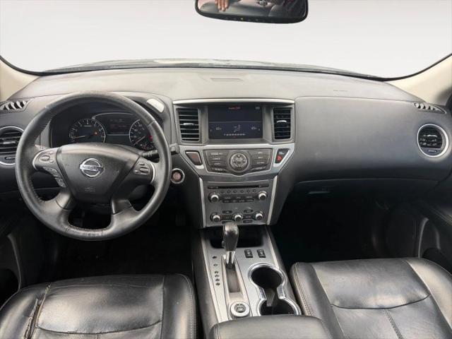 2017 Nissan Pathfinder SL