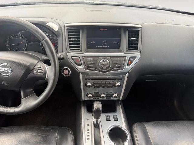 2017 Nissan Pathfinder SL