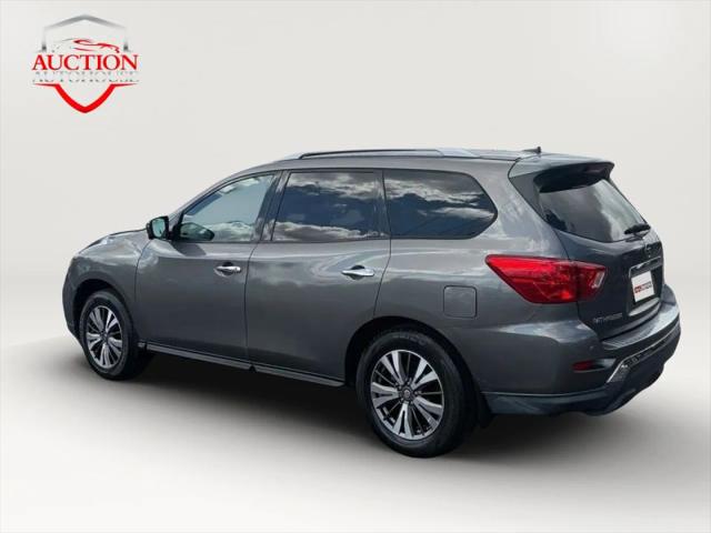 2017 Nissan Pathfinder SL