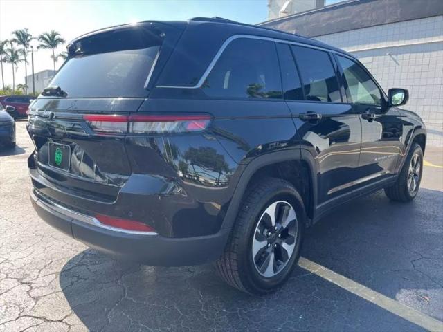 2023 Jeep Grand Cherokee Base