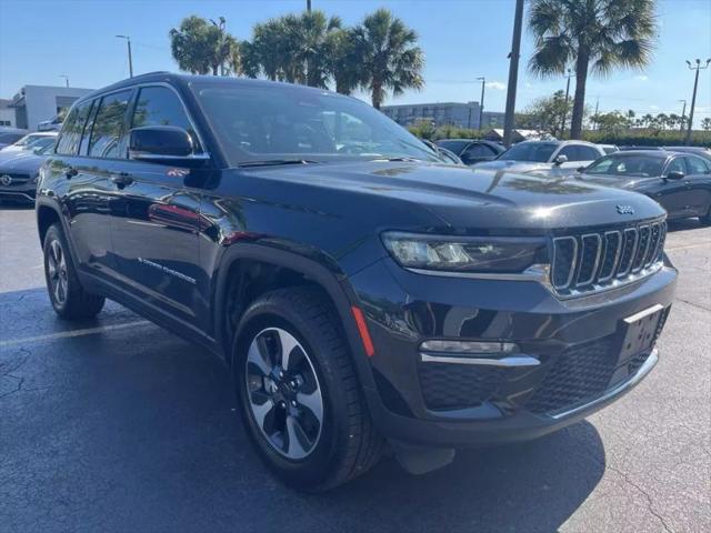 2023 Jeep Grand Cherokee Base