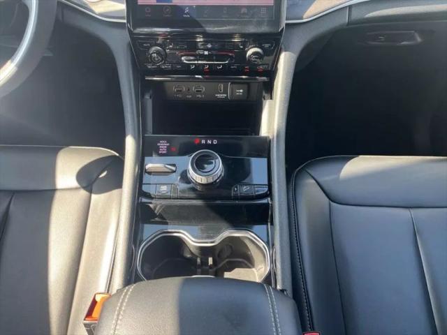 2023 Jeep Grand Cherokee Base