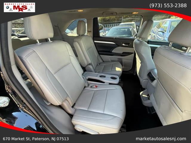 2018 Toyota Highlander SE