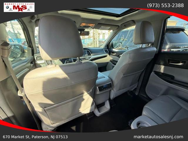 2018 Toyota Highlander SE
