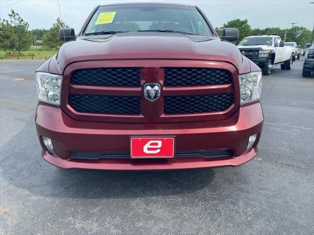2017 RAM 1500 Express Crew Cab 4x4 57 Box