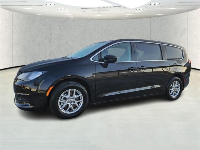 2024 Chrysler Voyager LX