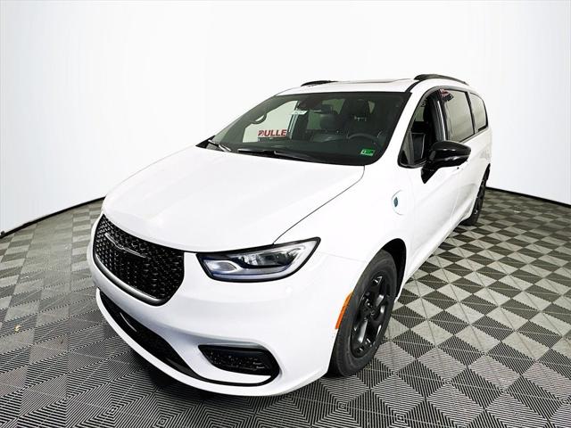2025 Chrysler Pacifica Hybrid PACIFICA PLUG-IN HYBRID S APPEARANCE