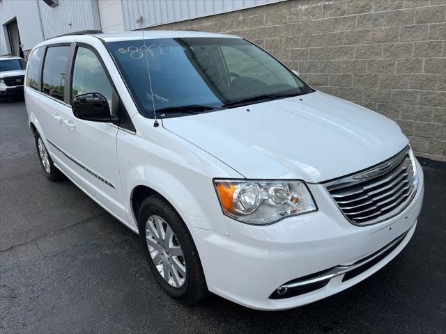 Used 2016 Chrysler Town & Country For Sale in Wilmington, OH