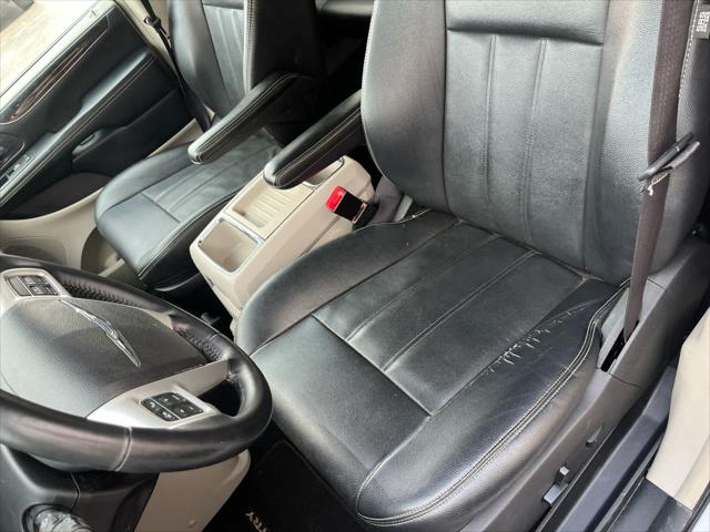 Used 2016 Chrysler Town & Country For Sale in Wilmington, OH