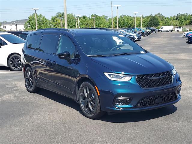 2025 Chrysler Pacifica PACIFICA LIMITED