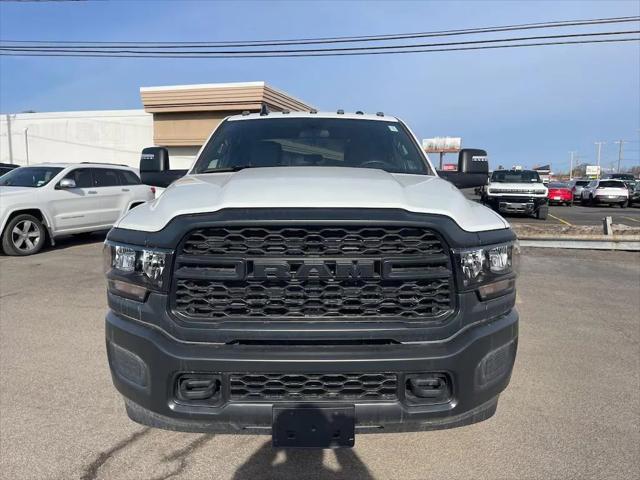2024 RAM 3500 Tradesman Crew Cab 4x4 64 Box