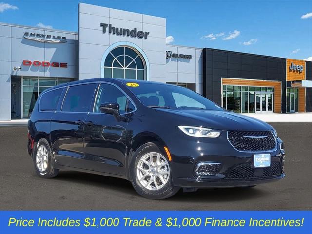 2024 Chrysler Pacifica Touring