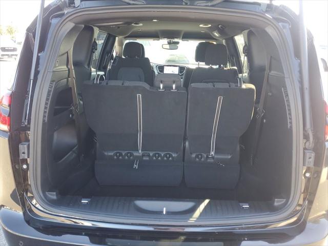 2024 Chrysler Pacifica Touring