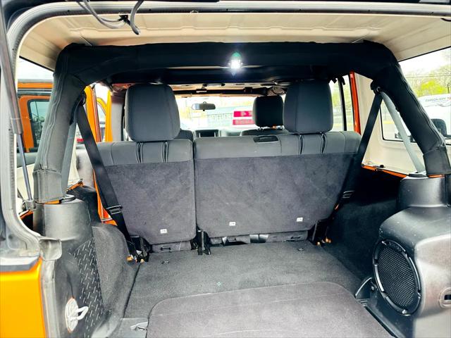 2012 Jeep Wrangler Unlimited Sahara