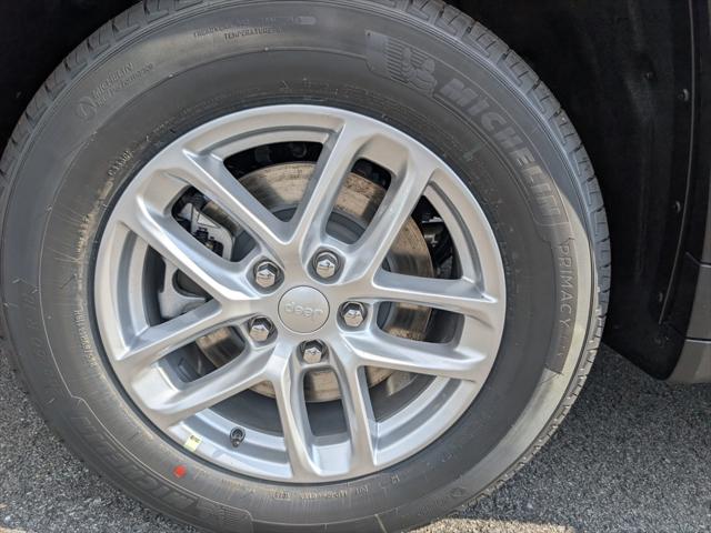 2025 Jeep Grand Cherokee GRAND CHEROKEE L LAREDO X 4X4