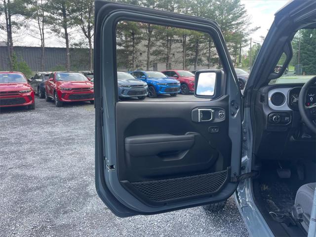 2025 Jeep Gladiator Sport S