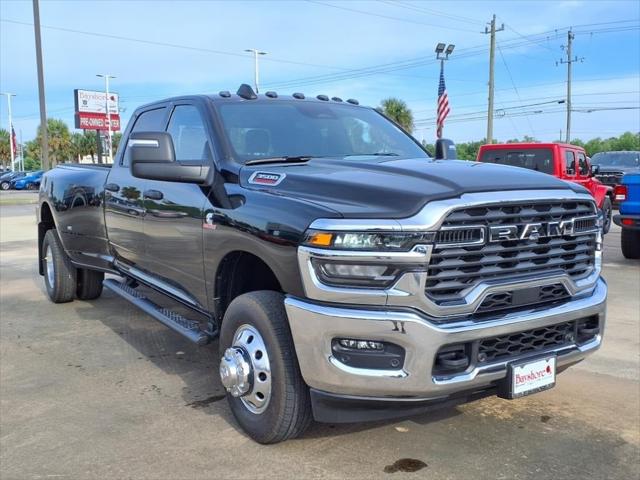 2025 RAM Ram 3500 RAM 3500 TRADESMAN CREW CAB 4X4 8 BOX