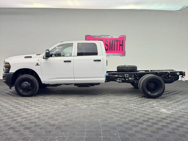 2025 RAM Ram 3500 Chassis Cab RAM 3500 TRADESMAN CREW CAB CHASSIS 4X4 60 CA 2025 RAM Ram 3500 Chassis Cab RAM 3500 TRADESMAN CREW CAB CHASSIS 4X4 60 CA