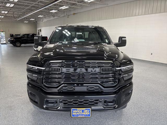 2025 RAM Ram 3500 RAM 3500 LARAMIE MEGA CAB 4X4 64 BOX