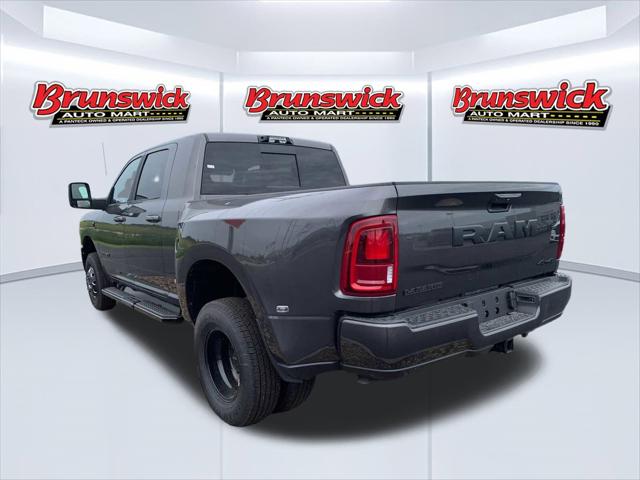 2025 RAM Ram 3500 RAM 3500 LARAMIE MEGA CAB 4X4 64 BOX