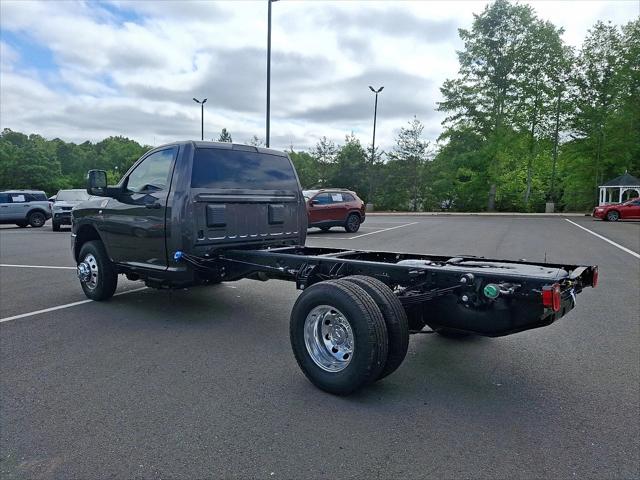 2025 RAM Ram 3500 Chassis Cab RAM 3500 TRADESMAN CHASSIS REGULAR CAB 4X4 84 CA