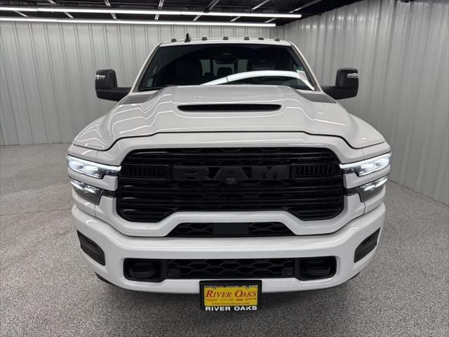 2025 RAM Ram 3500 RAM 3500 LARAMIE MEGA CAB 4X4 64 BOX