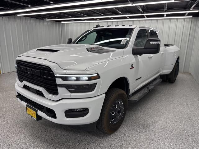 2025 RAM Ram 3500 RAM 3500 LARAMIE MEGA CAB 4X4 64 BOX