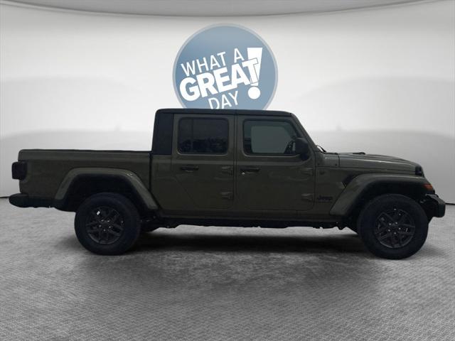 2025 Jeep Gladiator GLADIATOR SPORT S 4X4