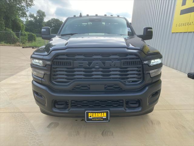 2025 RAM Ram 3500 Chassis Cab RAM 3500 TRADESMAN CHASSIS REGULAR CAB 4X4 60 CA