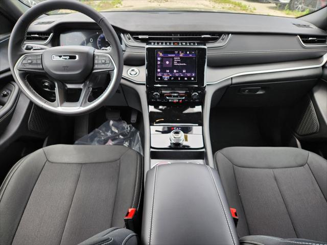 2025 Jeep Grand Cherokee GRAND CHEROKEE L LAREDO 4X4 2025 Jeep Grand Cherokee GRAND CHEROKEE L LAREDO 4X4