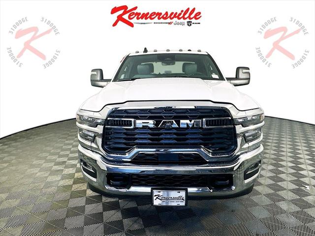 2025 RAM Ram 3500 Chassis Cab RAM 3500 TRADESMAN CREW CAB CHASSIS 4X4 60 CA
