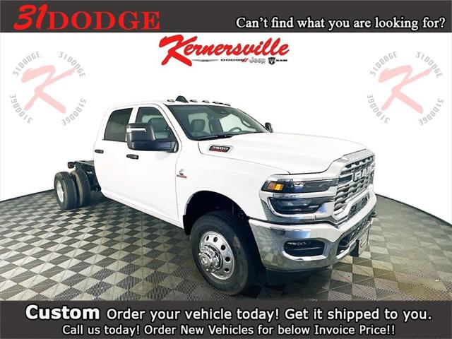 2025 RAM Ram 3500 Chassis Cab RAM 3500 TRADESMAN CREW CAB CHASSIS 4X4 60 CA