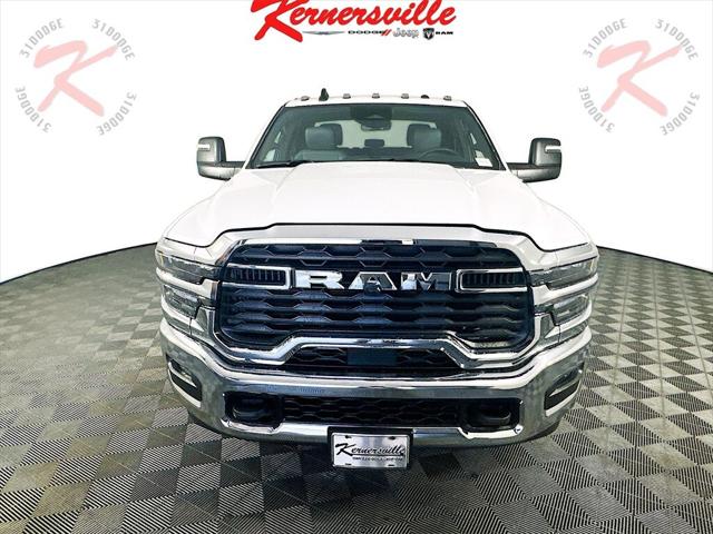 2025 RAM Ram 3500 Chassis Cab RAM 3500 TRADESMAN CREW CAB CHASSIS 4X4 60 CA