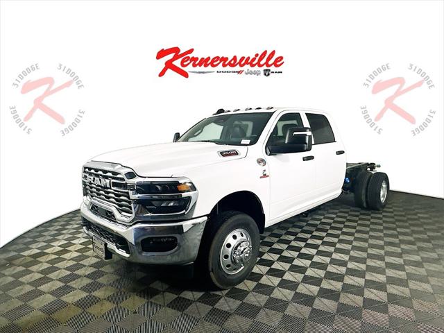 2025 RAM Ram 3500 Chassis Cab RAM 3500 TRADESMAN CREW CAB CHASSIS 4X4 60 CA