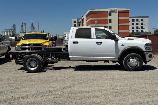 2025 RAM Ram 5500 Chassis Cab RAM 5500 TRADESMAN CHASSIS CREW CAB 4X4 60 CA 2025 RAM Ram 5500 Chassis Cab RAM 5500 TRADESMAN CHASSIS CREW CAB 4X4 60 CA
