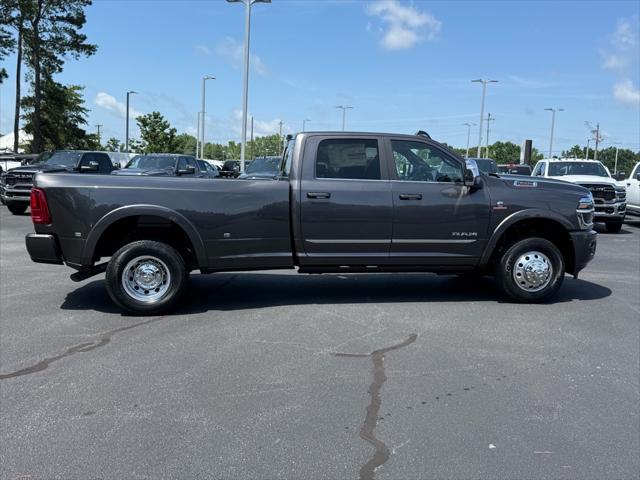 2025 RAM Ram 3500 RAM 3500 LIMITED CREW CAB 4X4 8 BOX