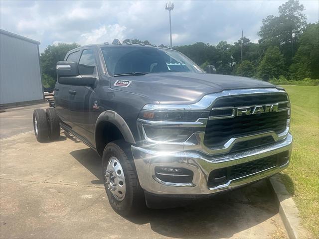 2025 RAM Ram 3500 Chassis Cab RAM 3500 TRADESMAN CREW CAB CHASSIS 4X4 60 CA