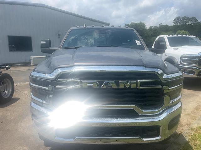 2025 RAM Ram 3500 Chassis Cab RAM 3500 TRADESMAN CREW CAB CHASSIS 4X4 60 CA