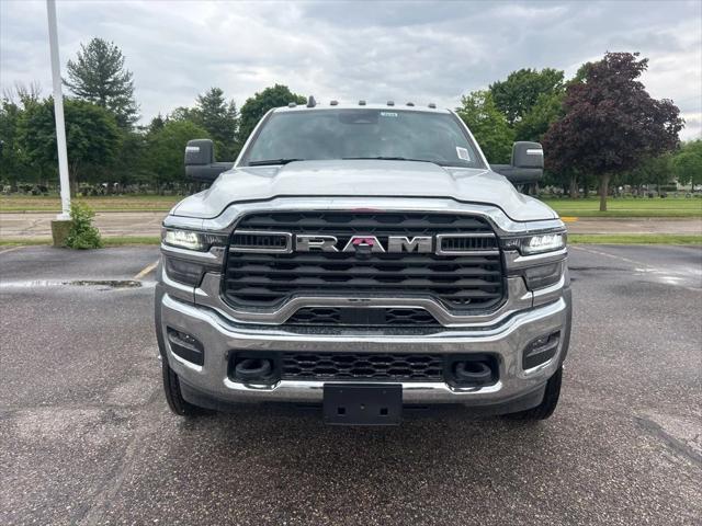 2025 RAM Ram 5500 Chassis Cab RAM 5500 TRADESMAN CHASSIS CREW CAB 4X4 60 CA