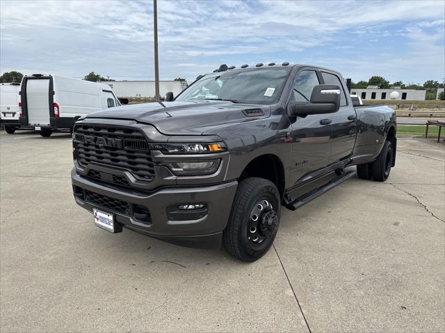 2025 RAM Ram 3500 RAM 3500 BIG HORN CREW CAB 4X4 8 BOX