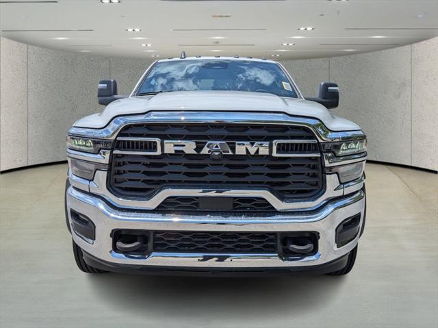 2025 RAM Ram 5500 Chassis Cab RAM 5500 TRADESMAN CHASSIS CREW CAB 4X4 84 CA