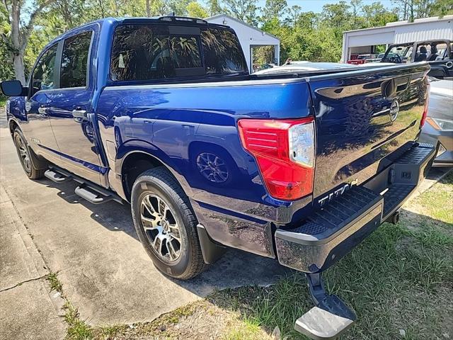 2023 Nissan TITAN Crew Cab SV 4x2