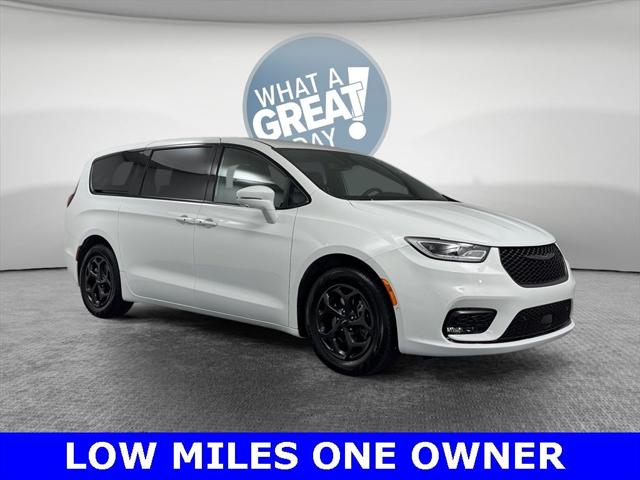 2022 Chrysler Pacifica Hybrid Touring L