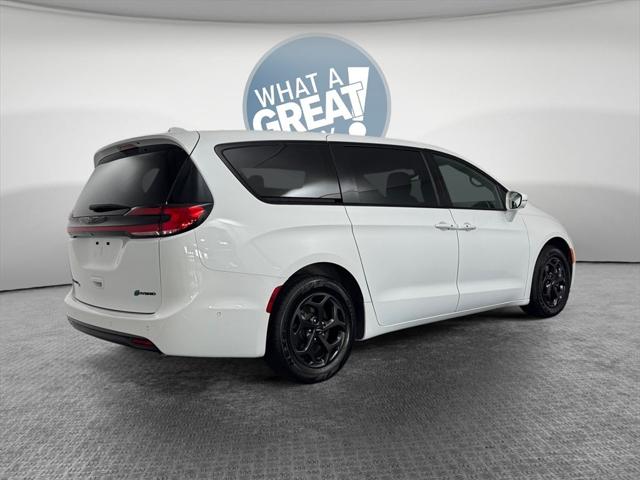 2022 Chrysler Pacifica Hybrid Touring L