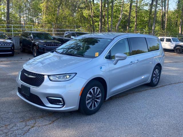 2022 Chrysler Pacifica Hybrid Touring L