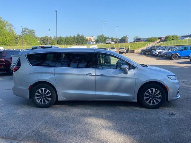 2022 Chrysler Pacifica Hybrid Touring L