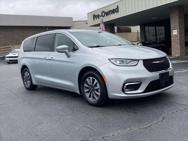 2022 Chrysler Pacifica Hybrid Touring L